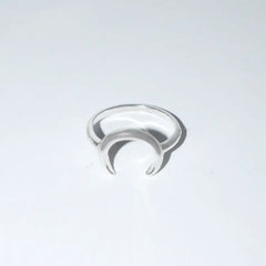 Fashionable Minimalist Open Ring with Moon Design