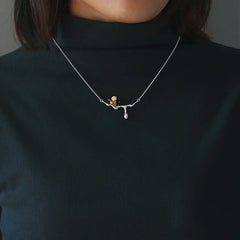 S925 Silver Bee Pendant Necklace with Agate and Gold