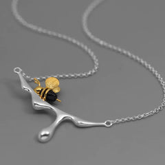 S925 Silver Bee Pendant Necklace with Agate and Gold