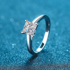 925 Sterling Silver Special-Shaped Moissanite Ring