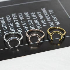 Fashionable Minimalist Open Ring with Moon Design
