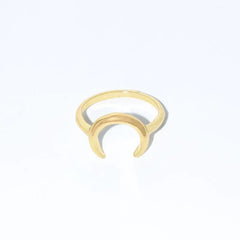Fashionable Minimalist Open Ring with Moon Design