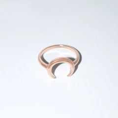 Fashionable Minimalist Open Ring with Moon Design